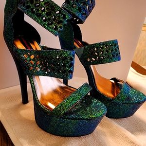 Dollhouse Enchanted 9# green 6" platform heels